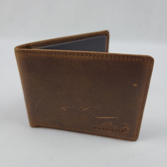 NWT distressed mens brown leather bifold wallet. 2 hidden card slots - Picture 1 of 6